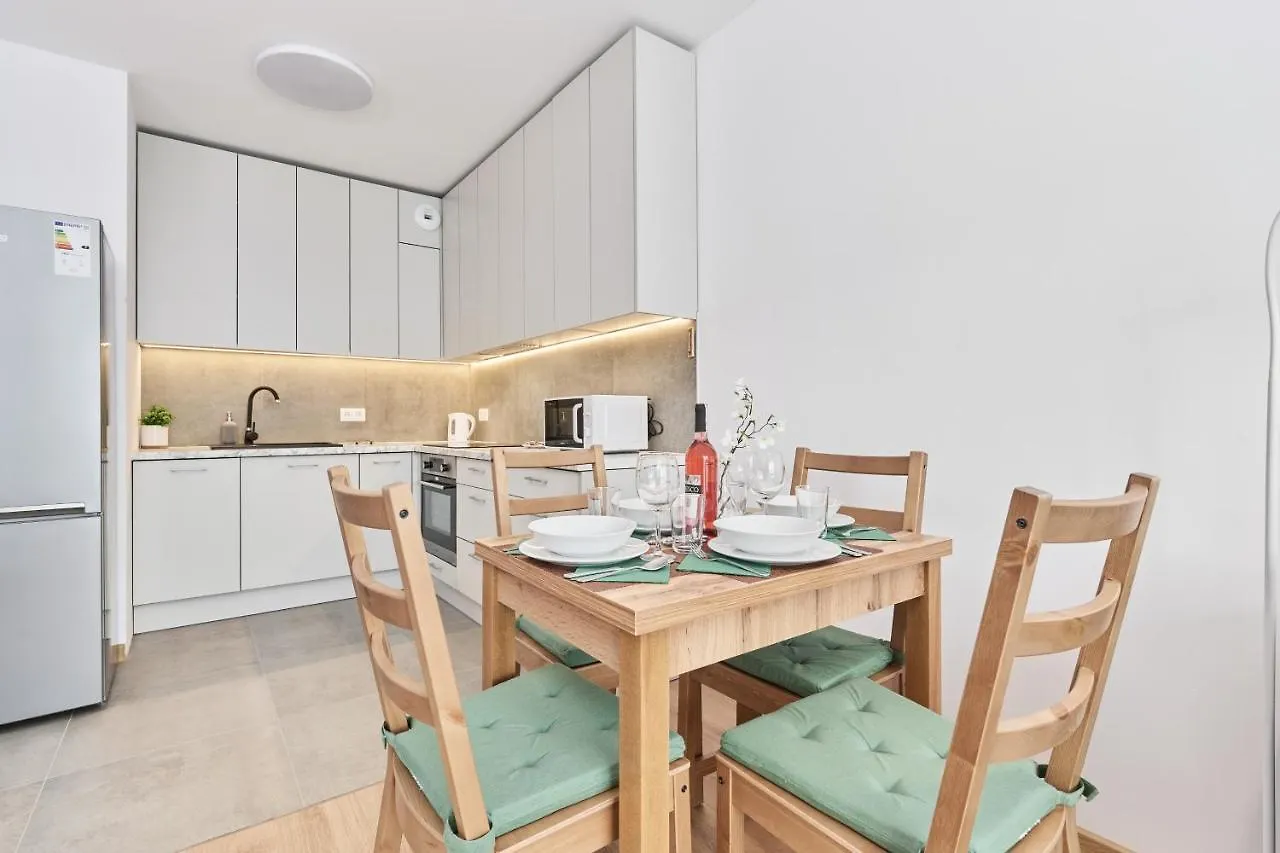 Apartment Wichrowa With Free Garage Wroclaw By Noclegi Renters
